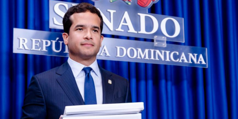 Omar Fernández impulsa eliminación del 2% impuesto a préstamos hipotecario