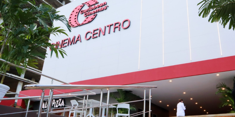 Balacera en cine provoca evacuación y alarma entre el público