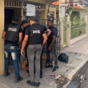 Allanamientos y múltiples operativos del Dintel junto al MP dejan seis detenidos, más de 1,900 cigarrillos ocupados y drogas incautadas