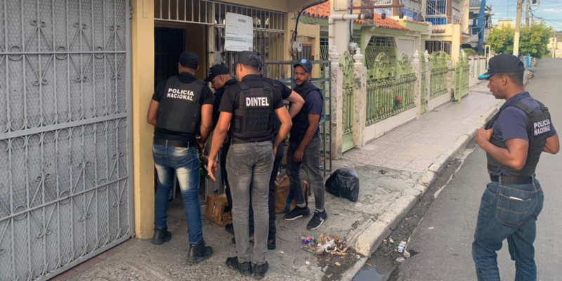 Allanamientos y múltiples operativos del Dintel junto al MP dejan seis detenidos, más de 1,900 cigarrillos ocupados y drogas incautadas