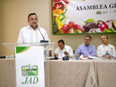 Juramentan a Roberto Serrano P. como presidente del Consejo de Directores de la JAD por segundo año consecutivo