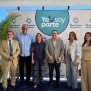 Cónsul Jesús “Chu” Vásquez destaca impacto del programa Ciudadano Modelo RD en acto de memorias en Baní