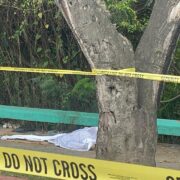 Hallan muerto a hombre en la ciclovía de la Circunvalación Sur de Santiago; comunitarios denuncian abandono y negligencia oficial