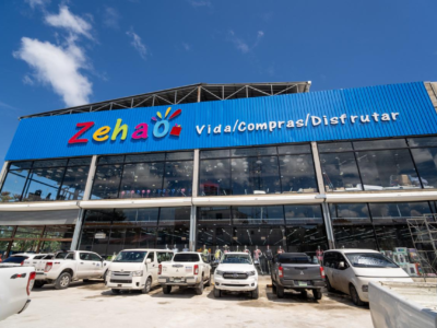 Autoridades cierran Plaza Zehao en Las Terrenas por operar sin permisos y representar riesgos
