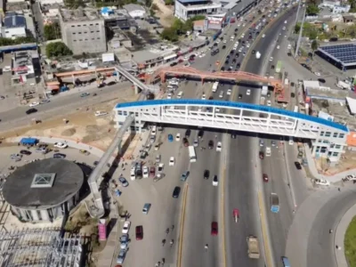 Dan apertura a nuevo puente peatonal en el Km 9 de la autopista Duarte