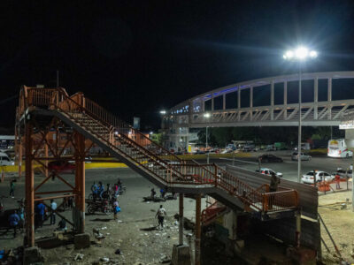MOPC retirará este domingo en la noche el viejo puente peatonal del Kilómetro 9 de la autopista Duarte