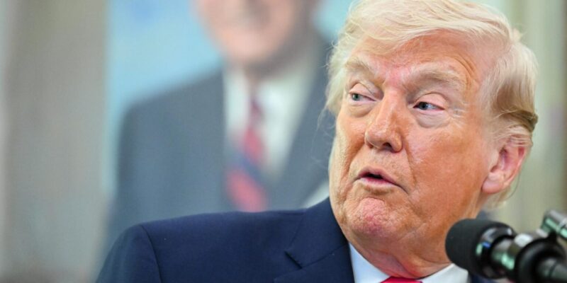 El presidente de EEUU llama "estrecho de Trump" al estrecho de Ormuz