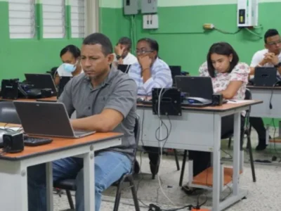 Más de 115 mil docentes participarán este lunes en nueva etapa de evaluación