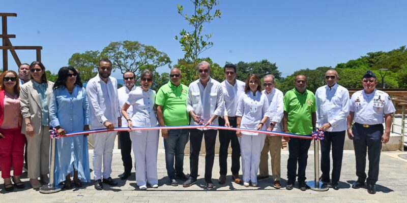 Abinader inaugura renovación de playa Sosúa y moderna plaza de vendedores con inversión de RD$568 millones