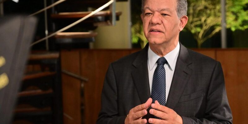 Leonel Fernández invita a la reflexión, la unidad y la solidaridad durante Semana Santa