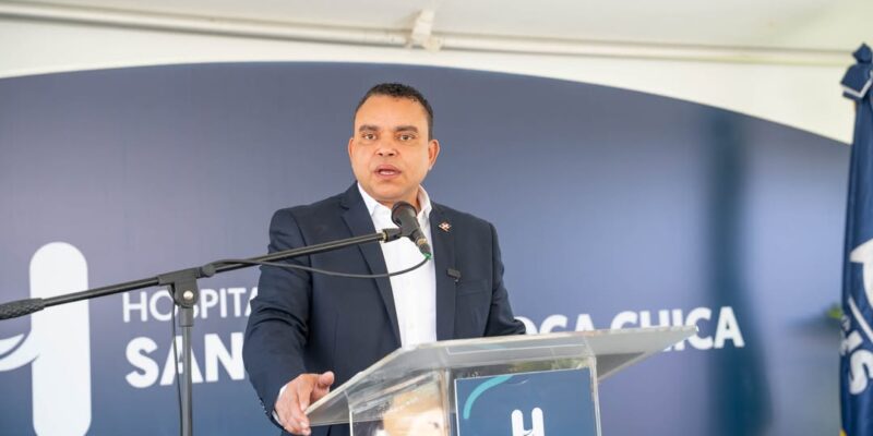 Director del SNS da primer palazo para la construcción del Hospital Pediátrico San Andrés en Boca Chica