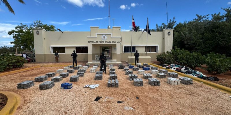 DNCD incauta más de una tonelada de cocaína en operativo marítimo en Pedernales