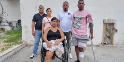 Conductor huye tras accidente que dejó a esposos amputados en carretera de Azua