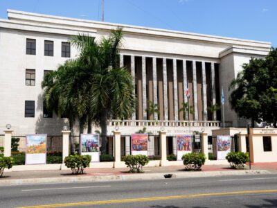 Minerd suspende la docencia en varias provincias por alerta roja
