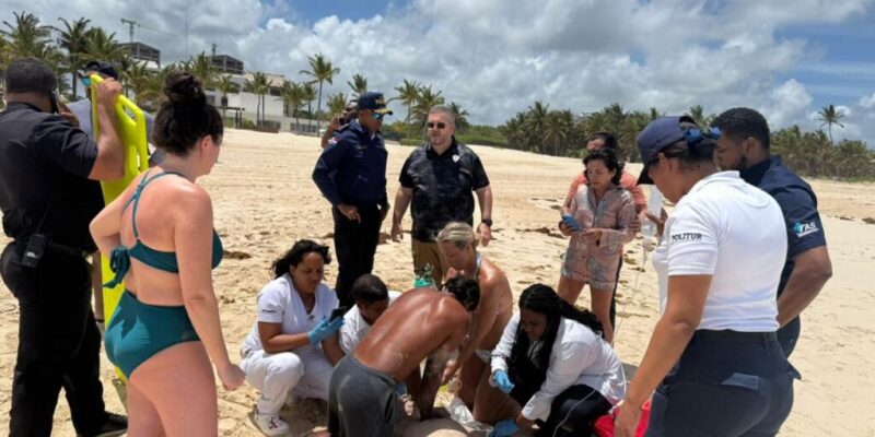 Turista colombiano muere tras ser arrastrado por olas en Bávaro