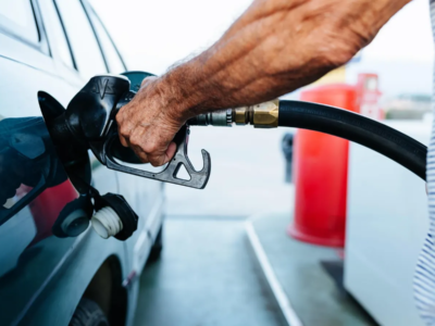 Suben precios de gasolinas y gasoil entre RD$7 y RD$9