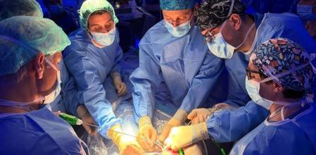 Médicos en Barcelona realizan cirugía fetal pionera en Europa a un bebé de 700 gramos