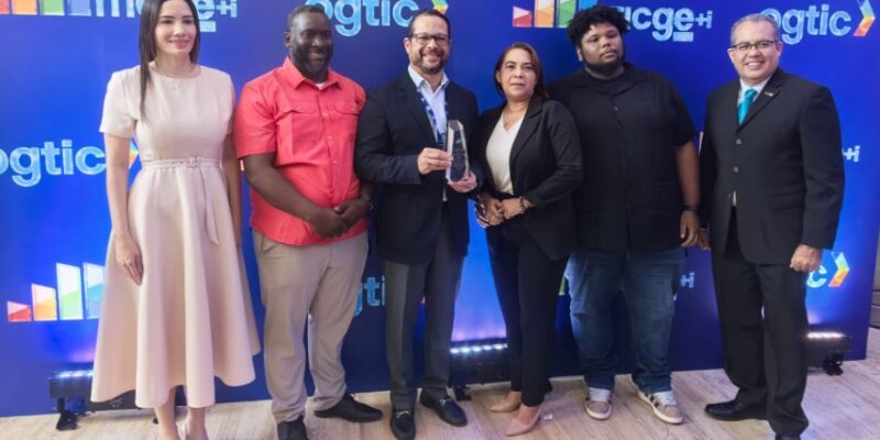 Ministerio de Interior y Policía recibe reconocimiento Mejor Desempeño en Innovación en iTICge 2025