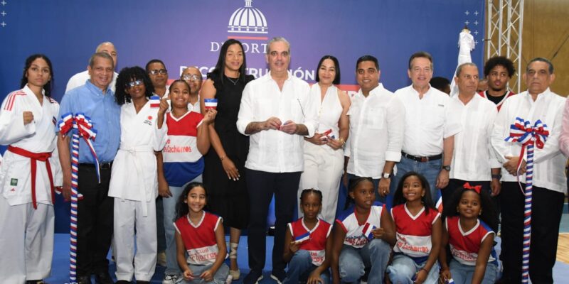 Abinader entrega remodelado Club Los Cachorros de Cristo Rey con inversión de RD$54 millones