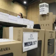 EE.UU. amenaza con retirar visas a quienes manipulen las elecciones en Colombia