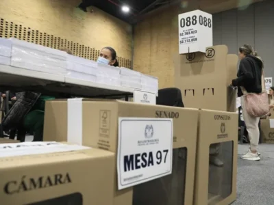 EE.UU. amenaza con retirar visas a quienes manipulen las elecciones en Colombia