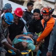Aumenta la incertidumbre: cientos de personas continúan desaparecidos tras los terremotos en Venezuela