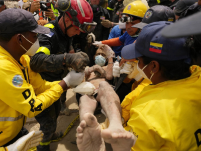 Venezuela no pierde la esperanza: continúan las labores de rescate entre los escombros