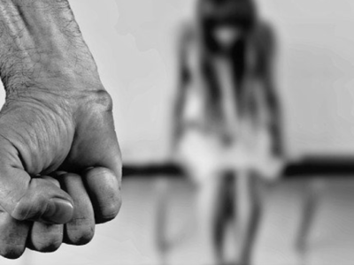 Mujer acusa a su exesposo de intentar asesinarla por celos tras casarse con otra mujer