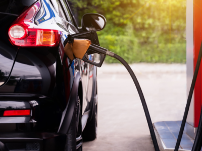 Gobierno activa plan de congelación de combustibles y ajusta precios para enfrentar crisis internacional