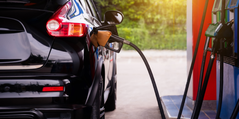 Gobierno activa plan de congelación de combustibles y ajusta precios para enfrentar crisis internacional