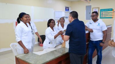 Director del SNS interviene Hospital Taiwán en Azua; entidad asume funciones operativas