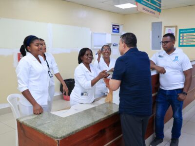 Director del SNS interviene Hospital Taiwán en Azua; entidad asume funciones operativas