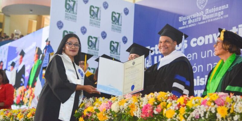 UASD gradúa 1,768 nuevos profesionales en la Región Norte