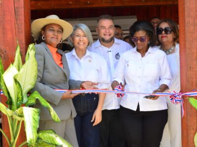 Hecmilio Galván inaugura Restaurante de Pescadores Tilamiches en Dajabón