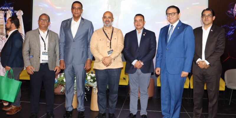 Director del SNS recibe reconocimientos durante Congreso Internacional de Ortopedia y Traumatología