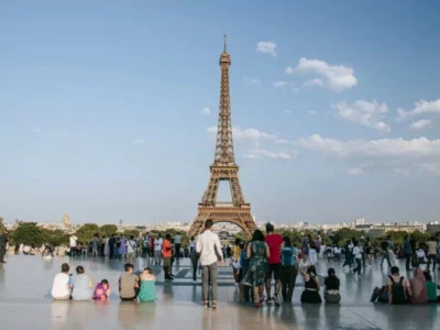 Casi 70,000 personas sin electricidad en Francia por una avería ligada al calor