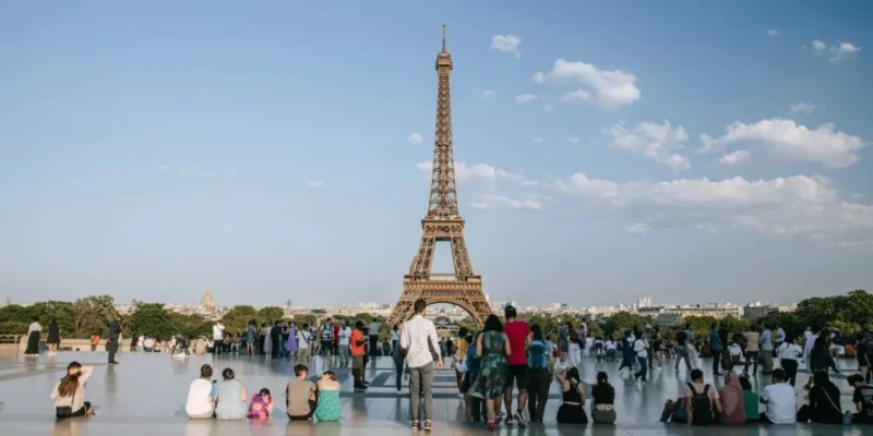 Casi 70,000 personas sin electricidad en Francia por una avería ligada al calor