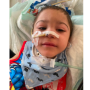 Niño con múltiples condiciones de salud necesita un tanque de oxígeno; familia pide ayuda solidaria