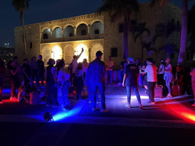 Cristianos de distintas denominaciones oran por la RD en la Plaza de España