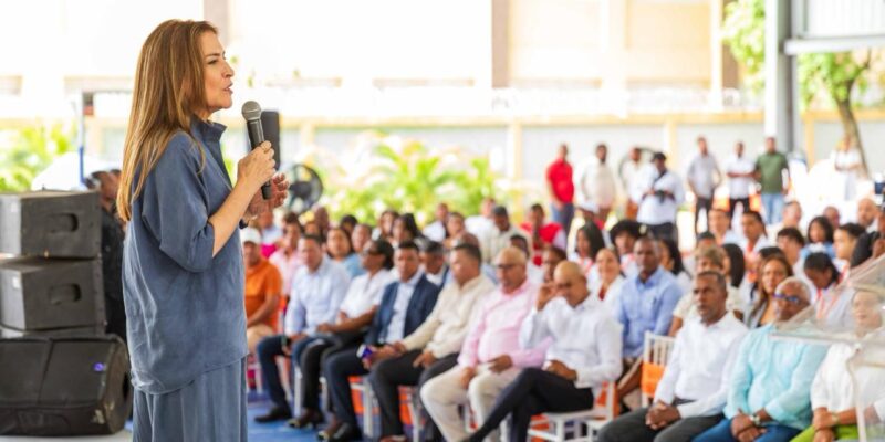 Carolina plantea agenda de desarrollo para Hato Mayor centrada en empleo, producción y turismo