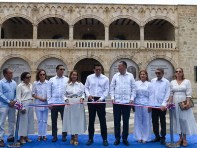 Ministro Collado entrega restauración del Alcázar de Colón e inicia proyecto de alumbrado en la Ciudad Colonial