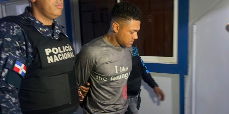 Se entrega principal sospechoso por la muerte de adolescente de 17 años en Santiago