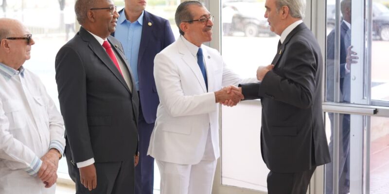 Asjana David asume como rector decidido a modernizar e internacionalizar la UASD con el apoyo del Gobierno central