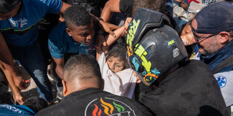 Sube a 51 la cifra de muertos por terremoto de magnitud 7,4 en Colombia