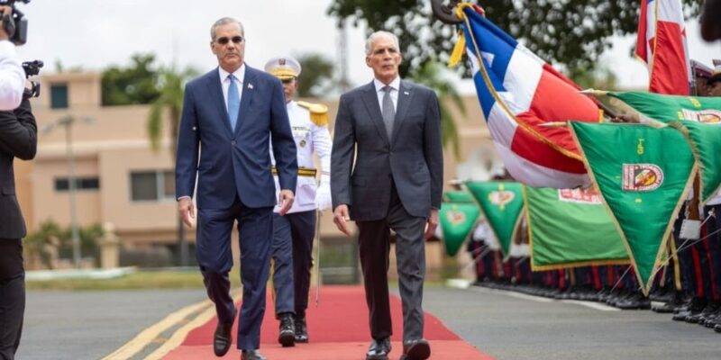 Abinader recibe en el Palacio Nacional al presidente de Honduras, Nasry Asfura