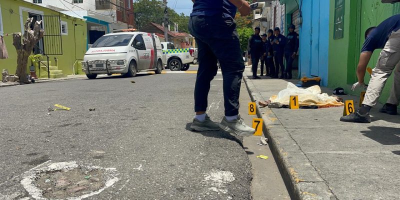¡Violencia en Santiago! Matan a tiros a joven de 24 años en plena calle
