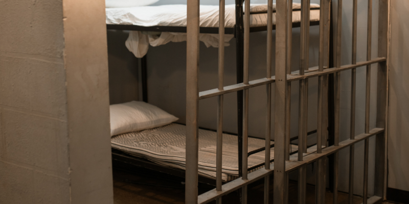 Imponen prisión preventiva a hombre por presunto abuso y explotación sexual infantil en La Vega