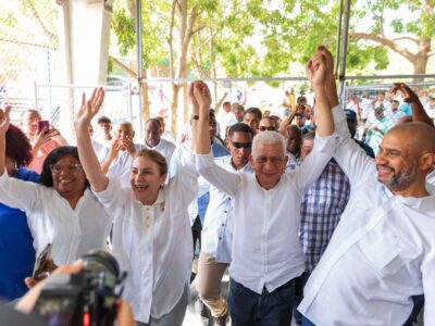 Carolina Mejía juramenta nuevos dirigentes de su proyecto presidencial en Bahoruco