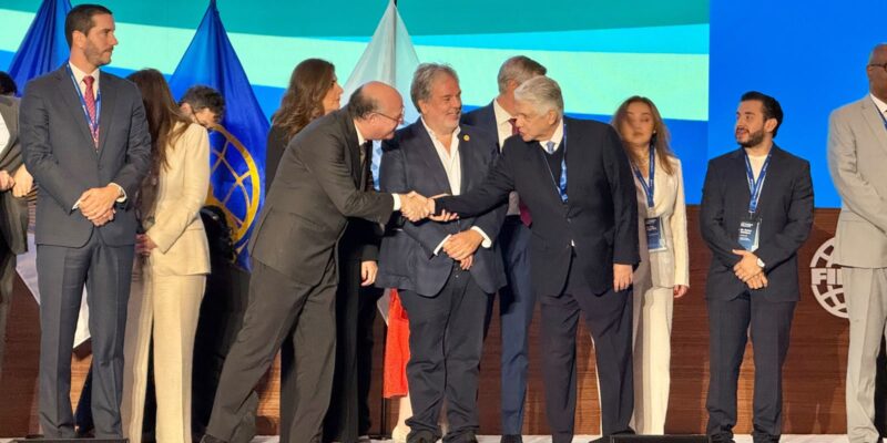 Eduardo Estrella expone ante representantes de más de 17 países la inversión dominicana en obras para fortalecer la conectividad