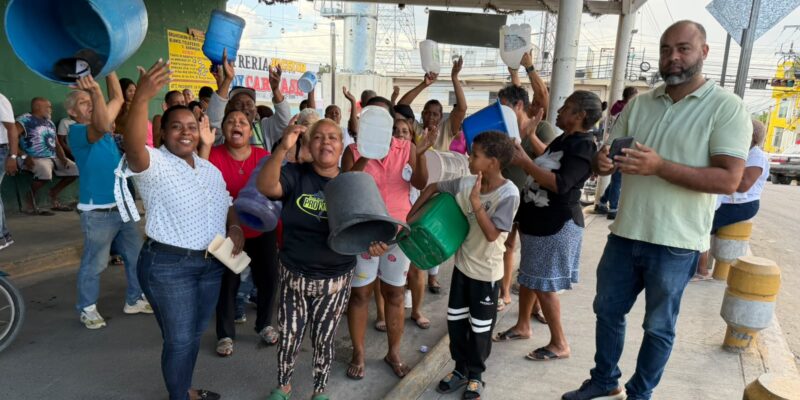 Falta de agua obliga a familias de Los Alcarrizos a reducir gastos en comida